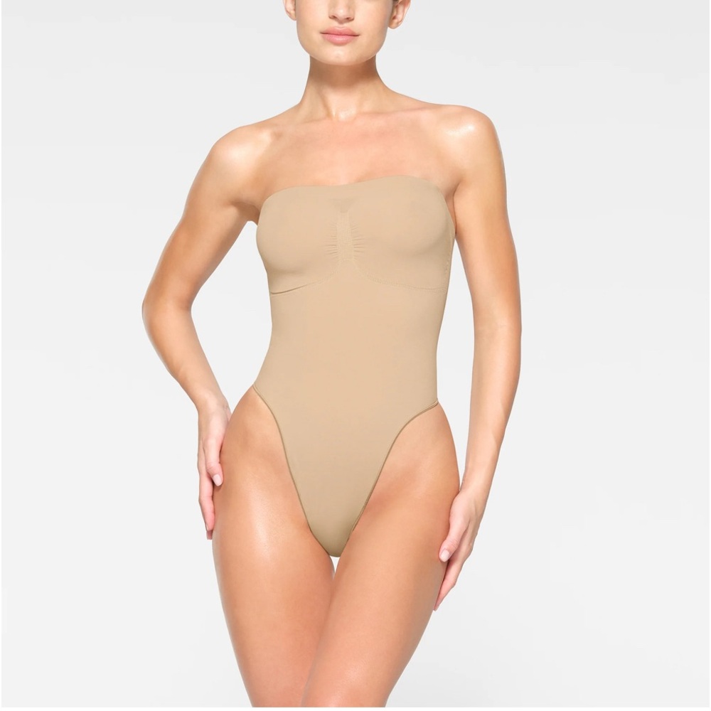 SKIMS Seamless Thong Bodysuit